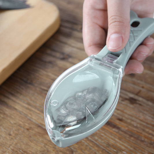 QuickClean™ Fish Scale Scraper with Container – No-Mess Peeling Tool
